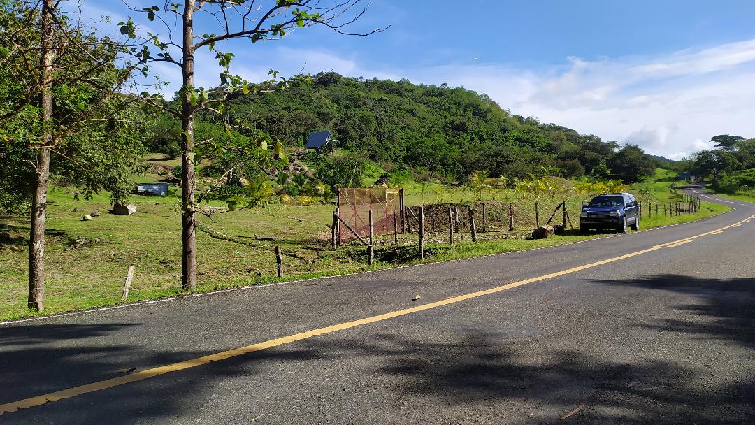 7 Hectare Eco-Friendly Land with Cabin & Ponds in La Pintada
