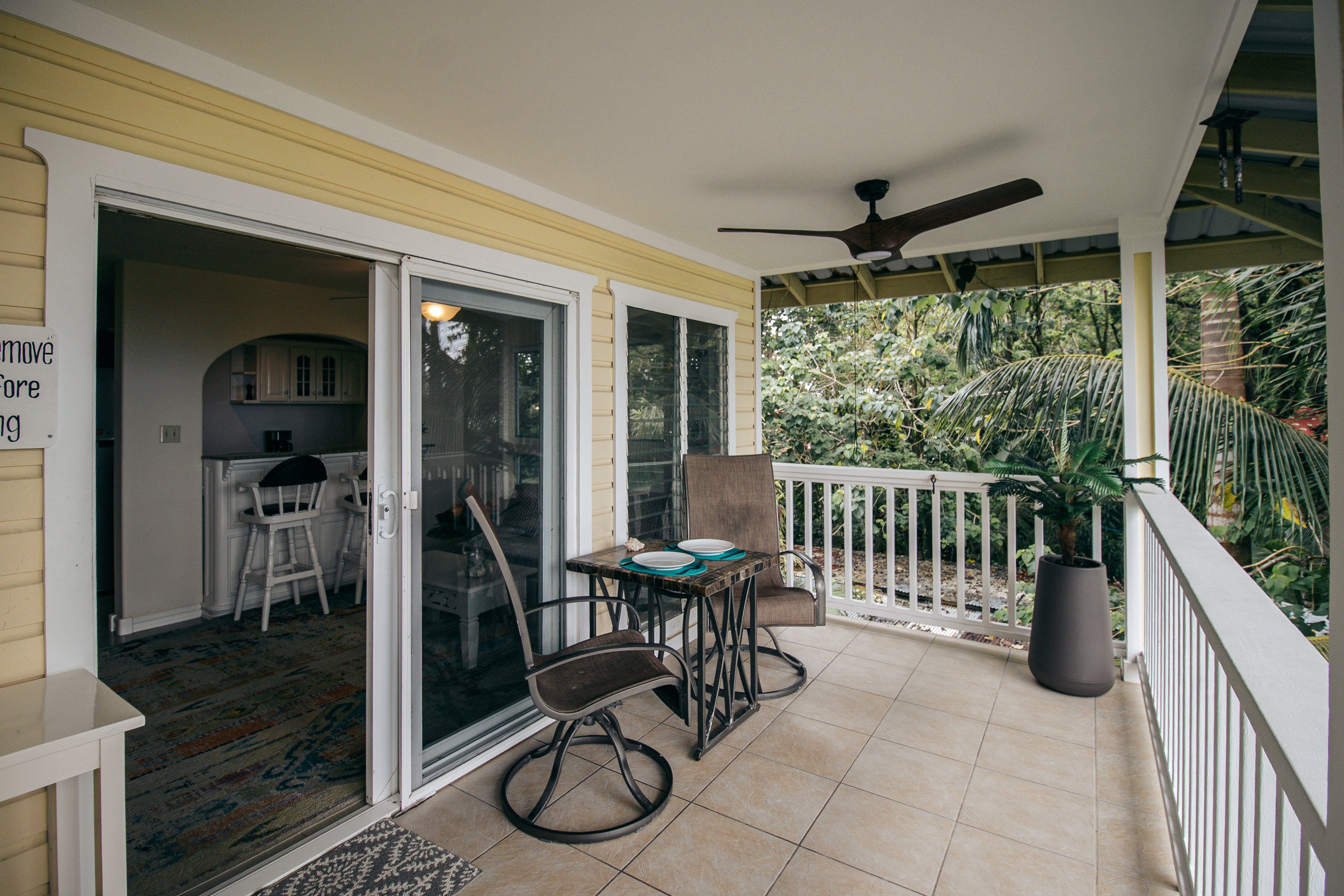 Waterfront Penthouse in Bocas del Toro – 2BR, Ocean Views
