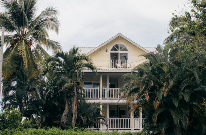 Waterfront Penthouse in Bocas del Toro – 2BR, Ocean Views
