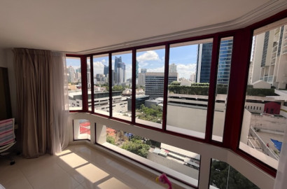 Ocean-View Apartment in Bella Vista – Steps from the Waldorf Astoria