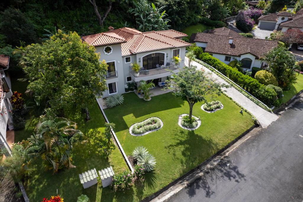 Luxury Home/Duplex in Valle Escondido, Boquete, Panama | 4 Bedrooms, 3 Bathrooms