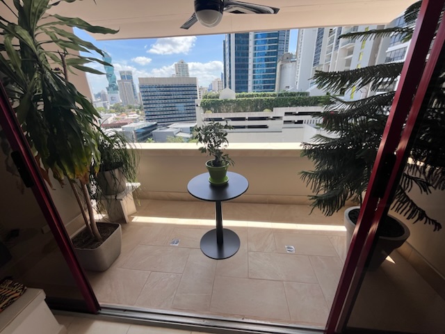 Ocean-View Apartment in Bella Vista – Steps from the Waldorf Astoria