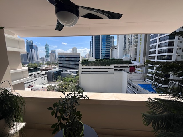 Ocean-View Apartment in Bella Vista – Steps from the Waldorf Astoria