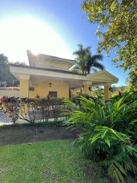 4-Bedroom Luxurious and Spacious Residence for Sale in Camino de Cruces, Panama | Property ID: PLS-19829