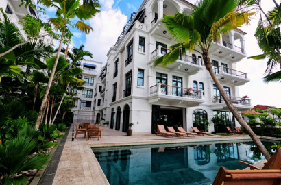 Casco Viejo Ocean View Penthouse with Rooftop Pool