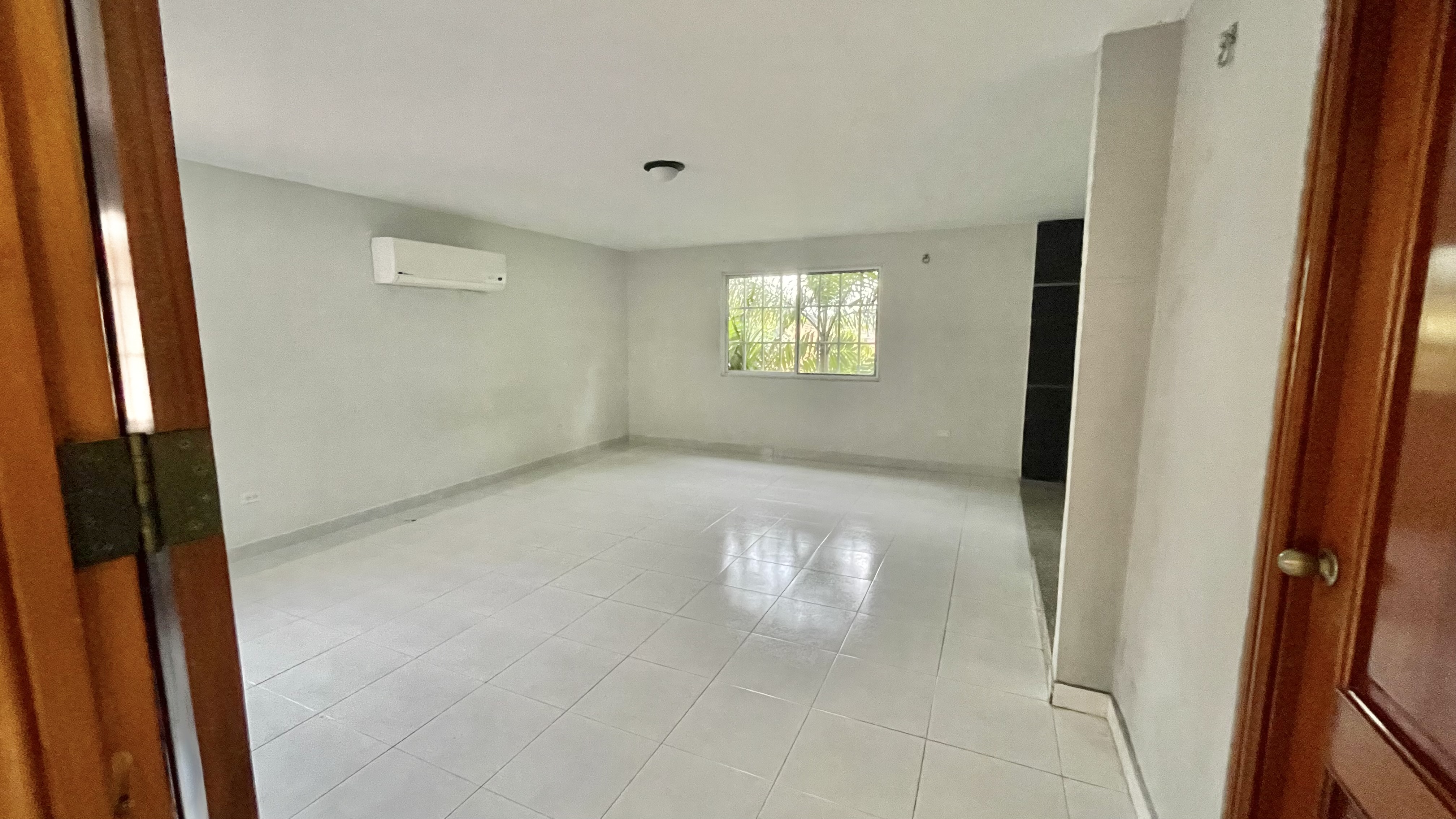 Spacious 4-Bedroom Home with Private Pool in Urbanización Colonia Fuente del Fresno