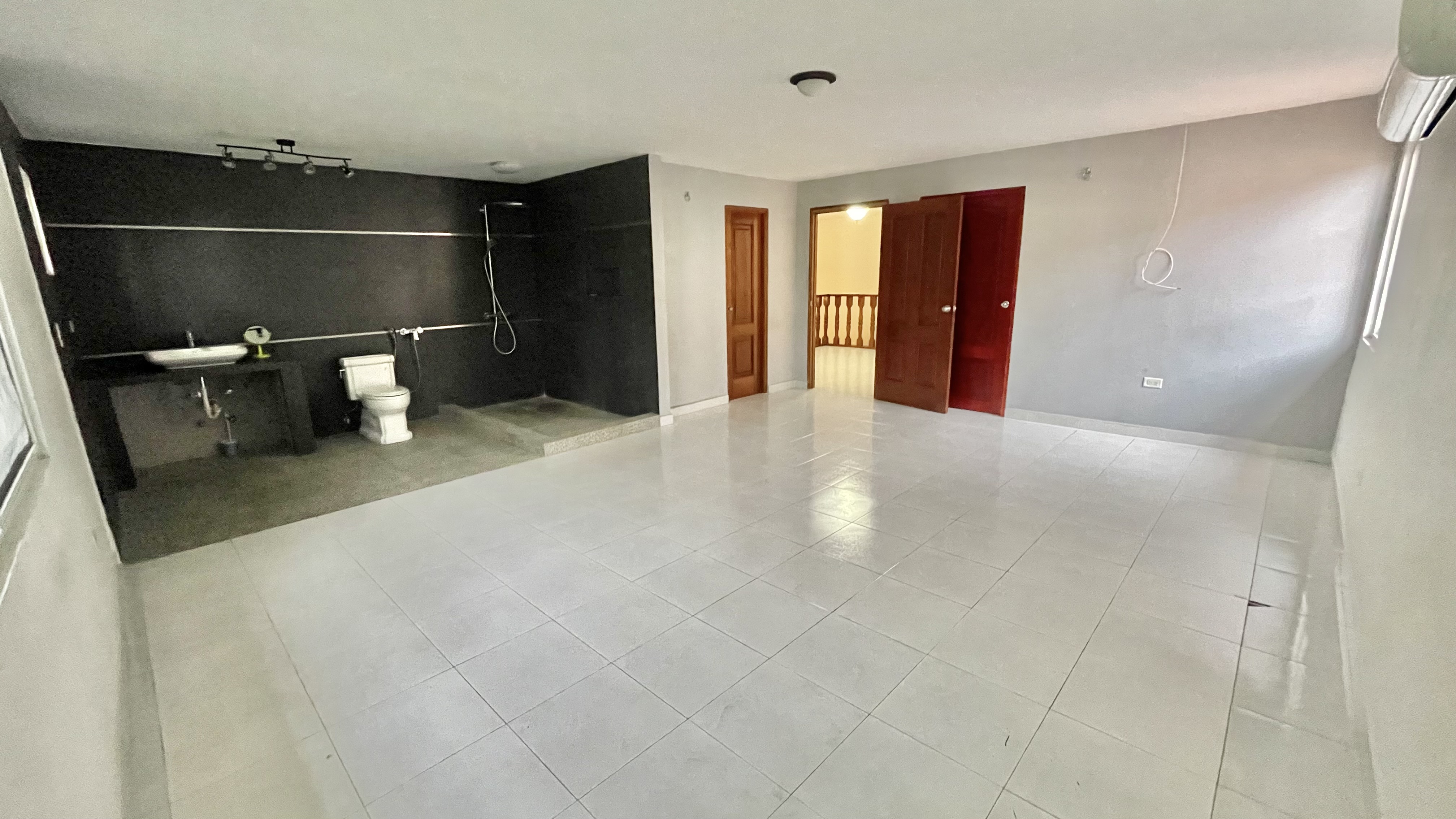 Spacious 4-Bedroom Home with Private Pool in Urbanización Colonia Fuente del Fresno