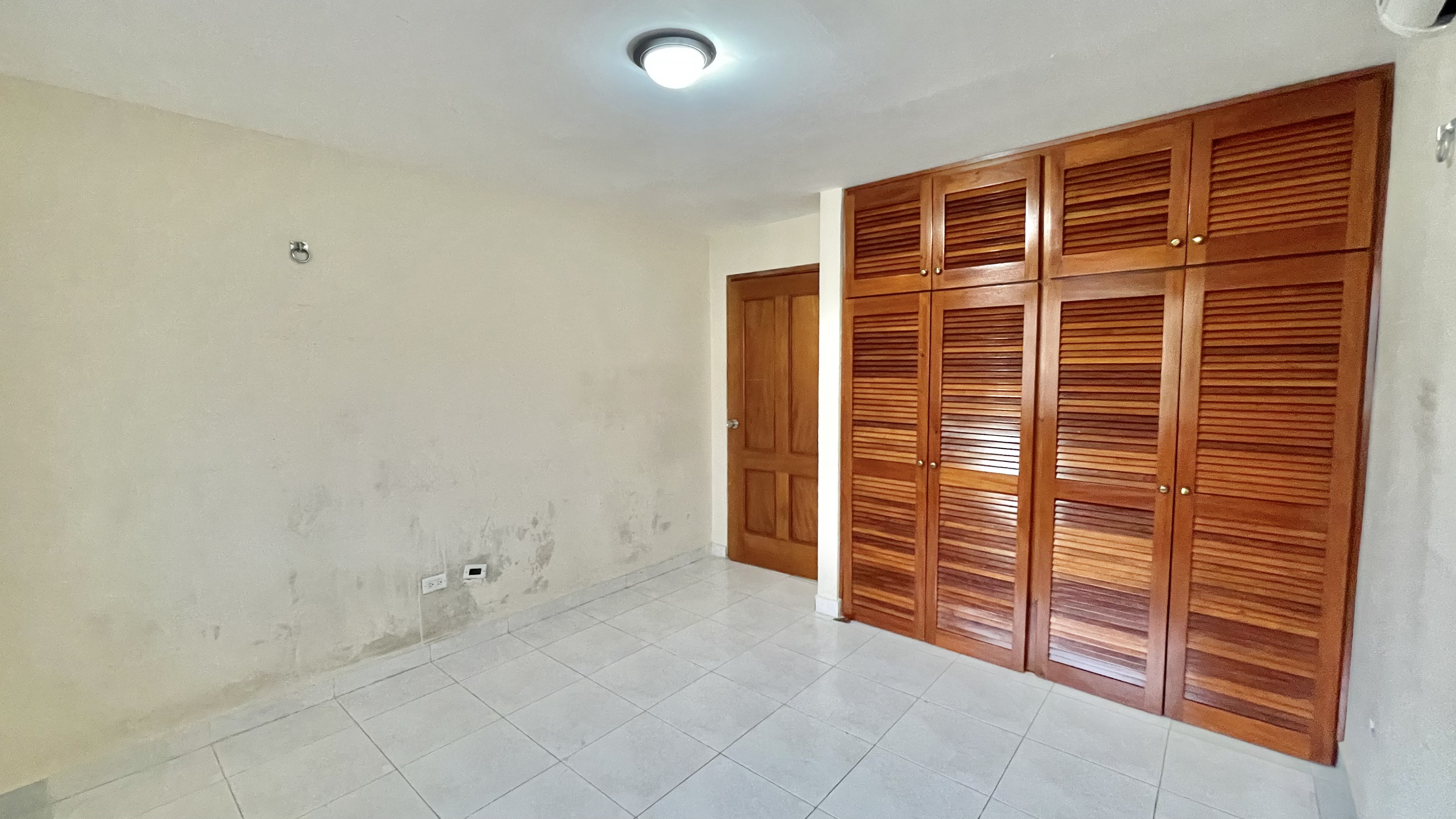 Spacious 4-Bedroom Home with Private Pool in Urbanización Colonia Fuente del Fresno