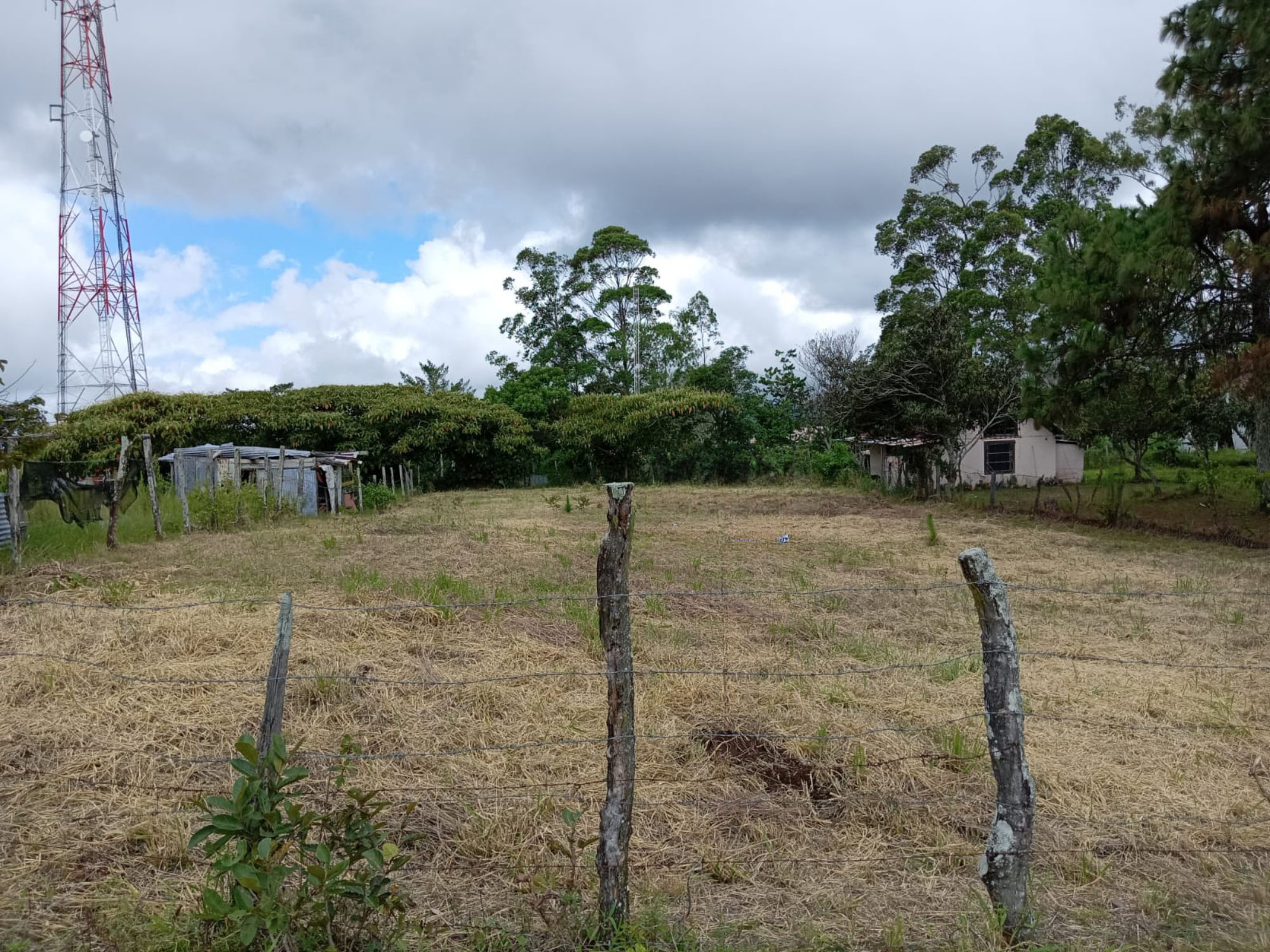 Mountain View 1,000 m² Lot in Volcan, Panama | Build Your Dream Home