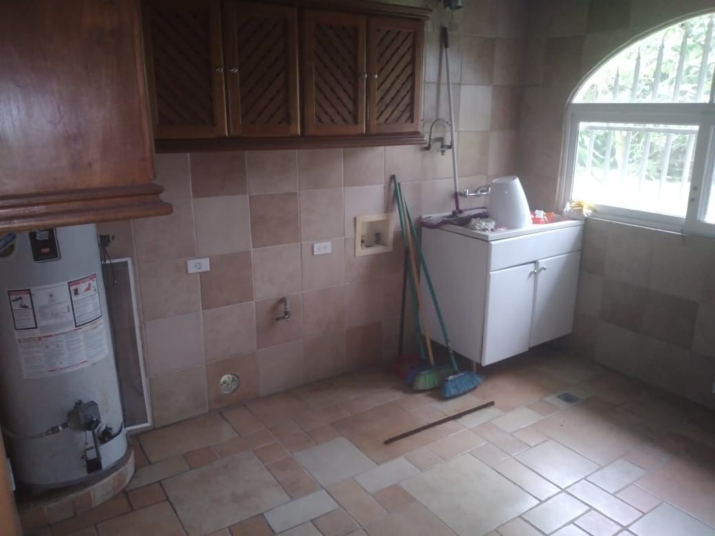 Valle de Antón 5BR Family Home – $600K