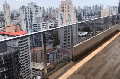 Panoramic Elegance in PH Carreras, El Cangrejo - 2-BR Apartment PLS-19915 | A Premier Choice Over MLS Listings