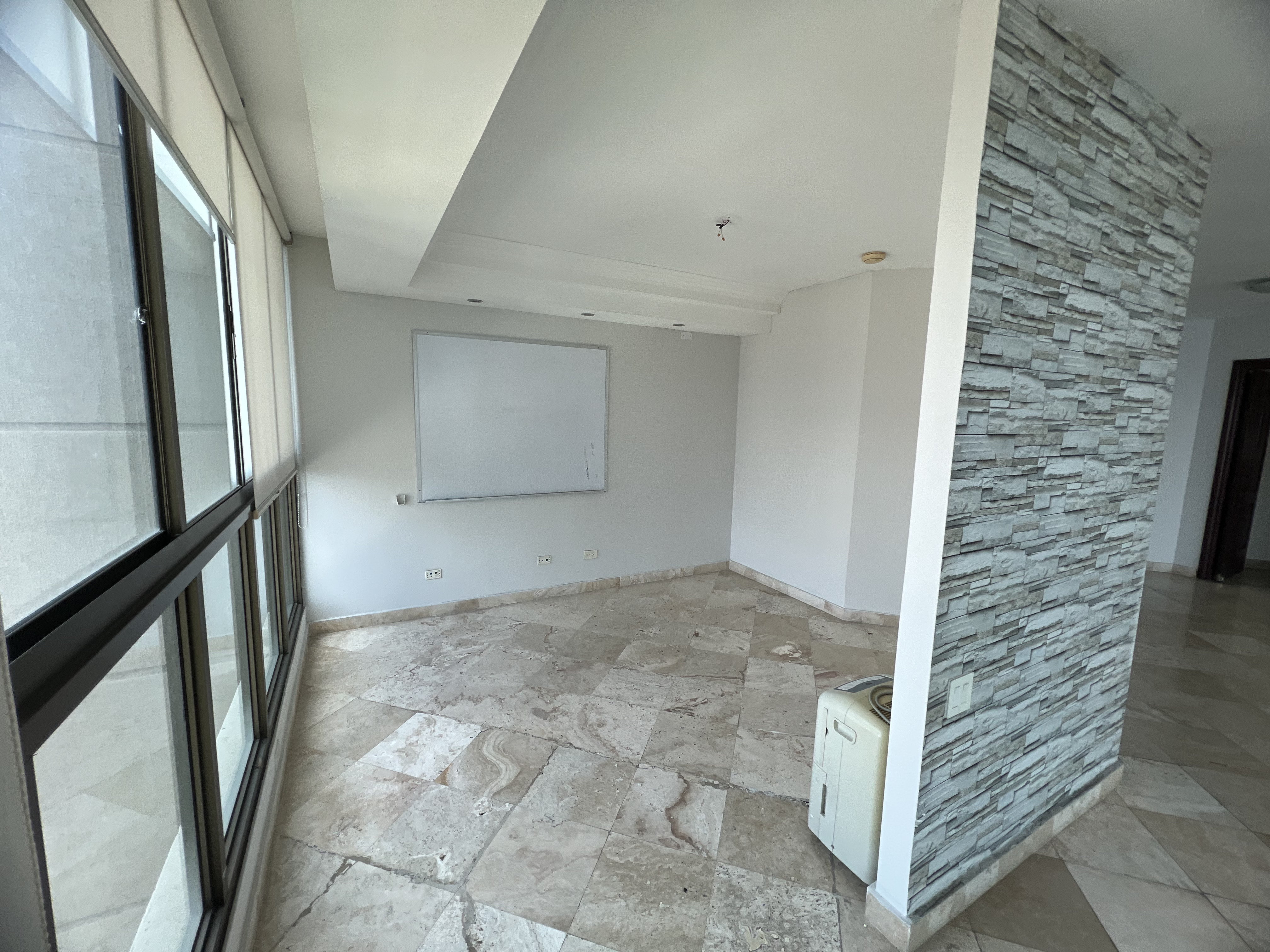 Luxury Ocean View Apartment in PH Ocean Park, Punta Pacífica: 258m² with Premium Amenities & Marina Access