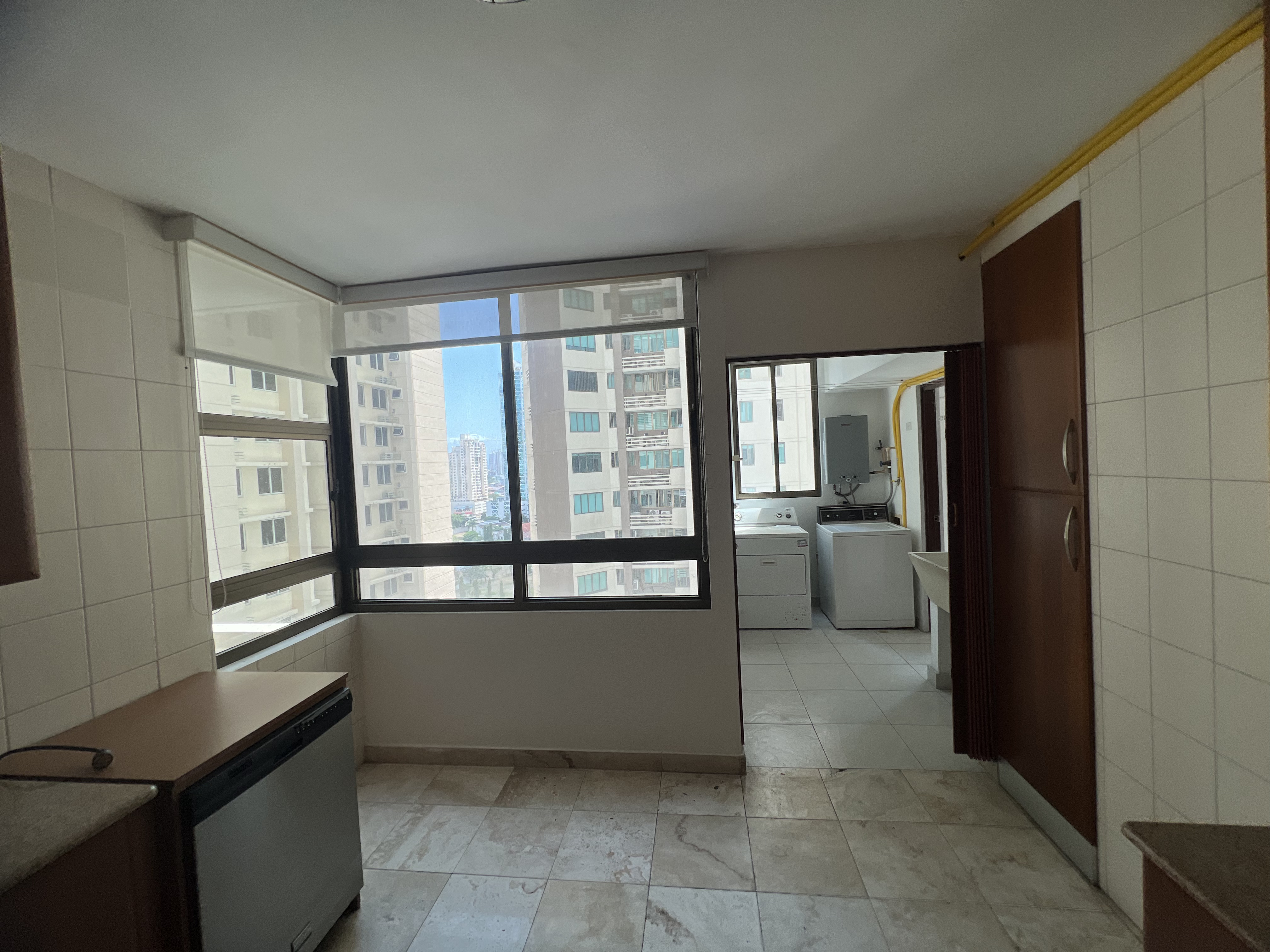 Luxury Ocean View Apartment in PH Ocean Park, Punta Pacífica: 258m² with Premium Amenities & Marina Access