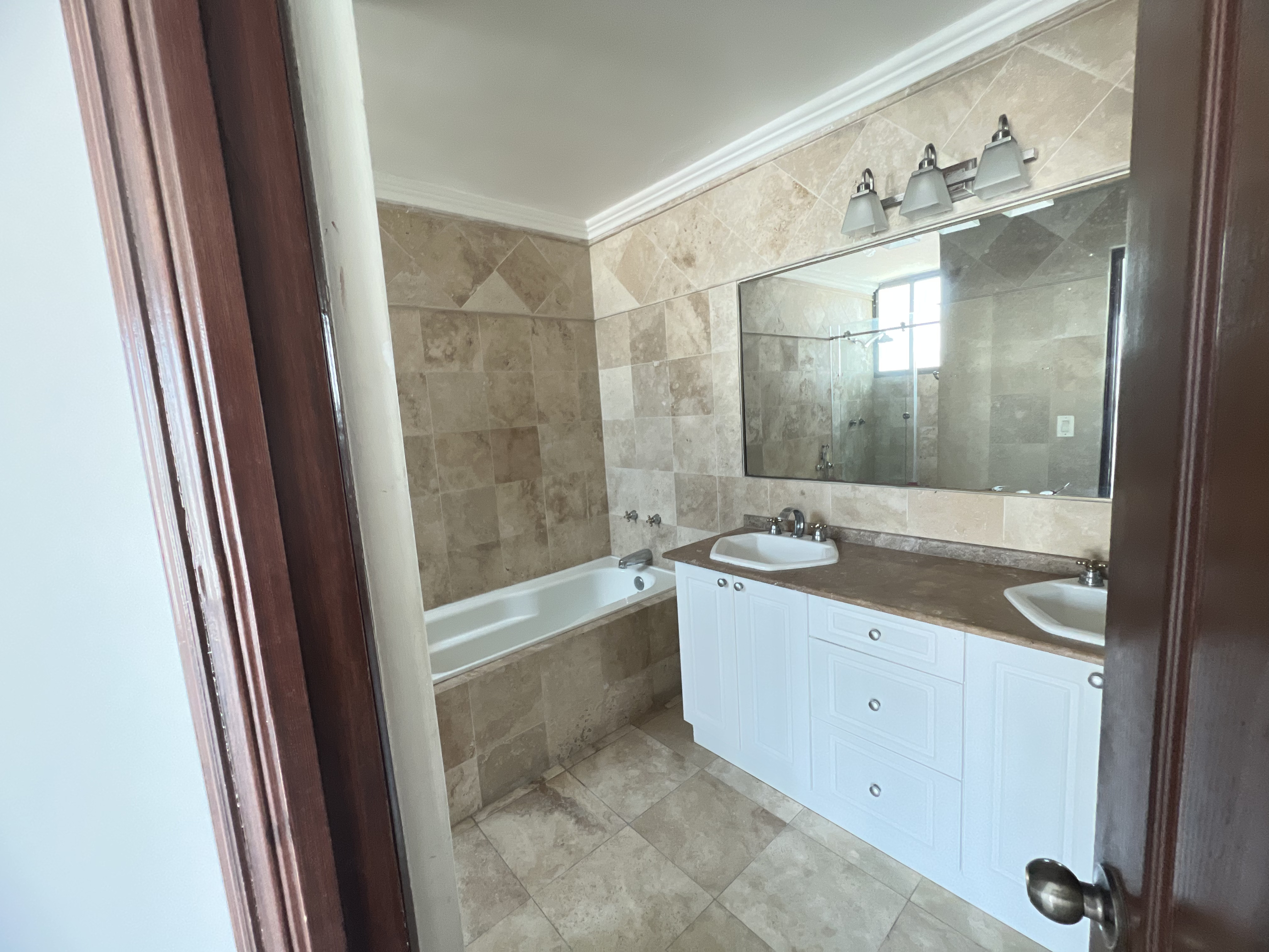 Luxury Ocean View Apartment in PH Ocean Park, Punta Pacífica: 258m² with Premium Amenities & Marina Access