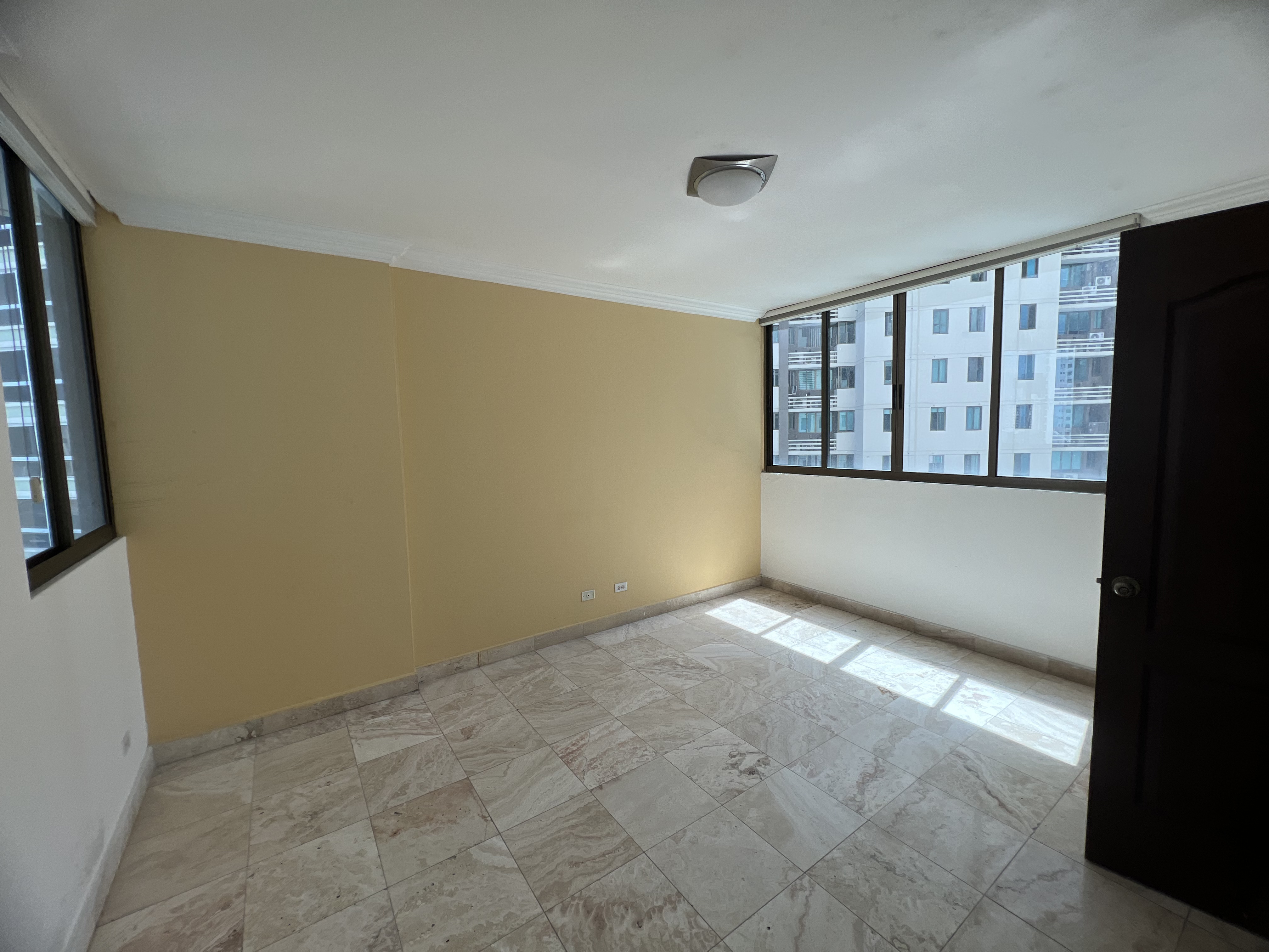 Luxury Ocean View Apartment in PH Ocean Park, Punta Pacífica: 258m² with Premium Amenities & Marina Access