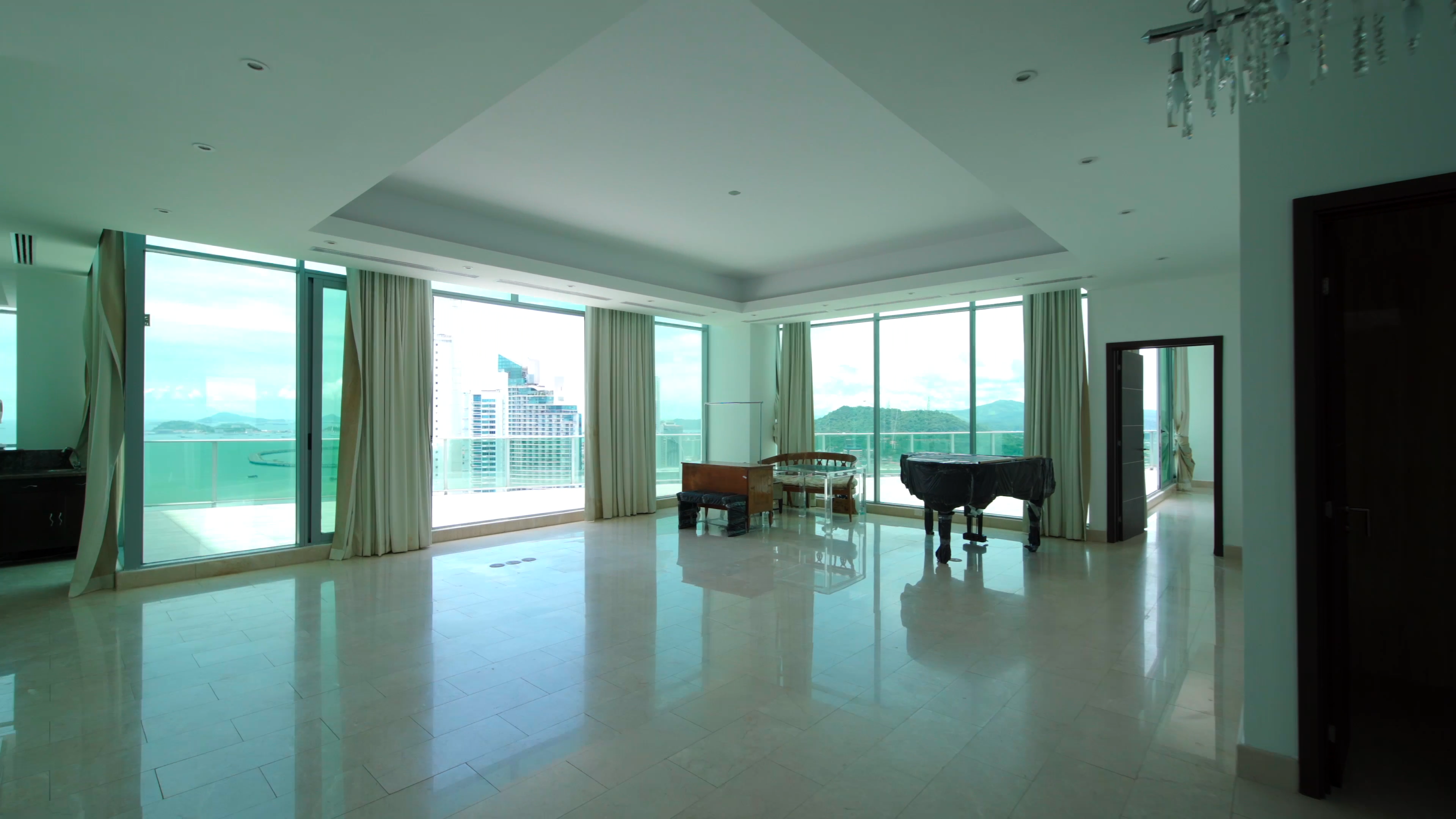 Outstanding Penthouse at P.H. Allure: Spacious Luxury with Panoramic Views | Panama Listing Service ID: PLS-19910