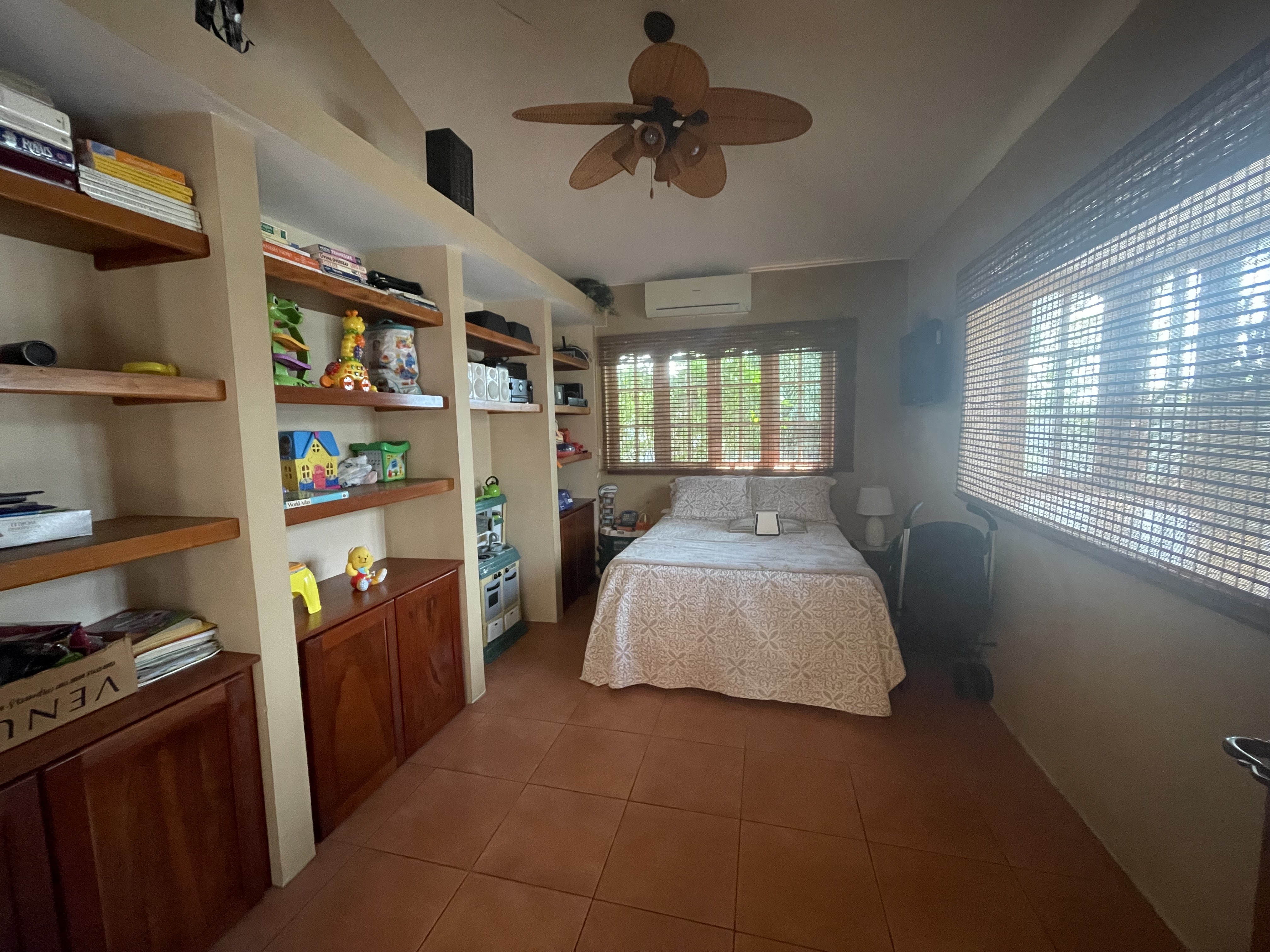 3-Bedroom Dream Residence with Pool and Independent Apartment in San José, San Carlos - PLS-19934
