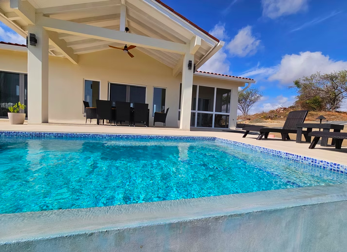 Las Tablas 2-Bedroom Home with Ocean Views & Pool