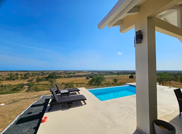 Las Tablas 2-Bedroom Home with Ocean Views & Pool