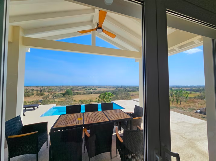 Las Tablas 2-Bedroom Home with Ocean Views & Pool