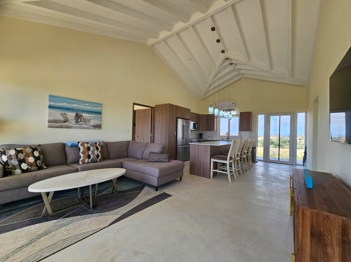 Las Tablas 2-Bedroom Home with Ocean Views & Pool
