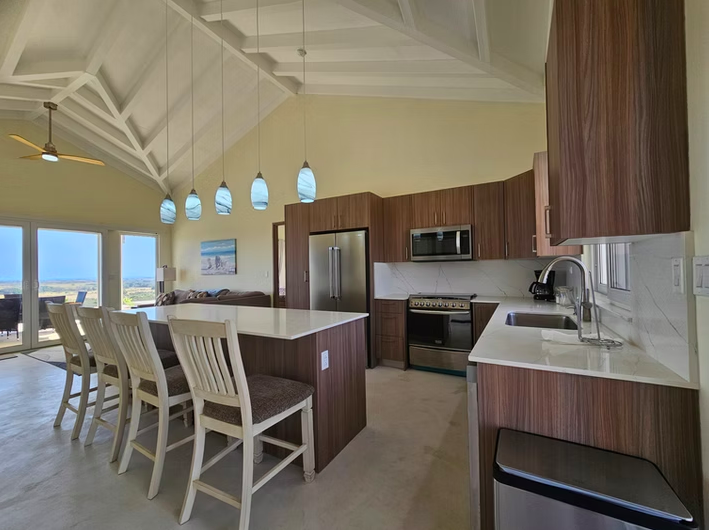 Las Tablas 2-Bedroom Home with Ocean Views & Pool