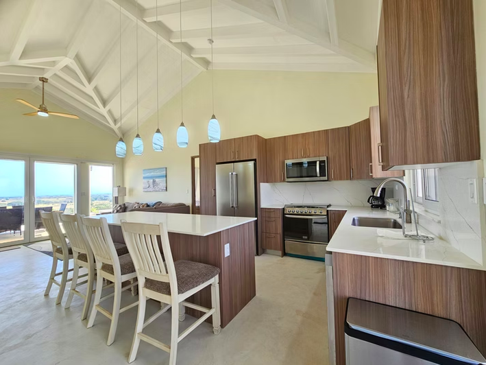 Las Tablas 2-Bedroom Home with Ocean Views & Pool