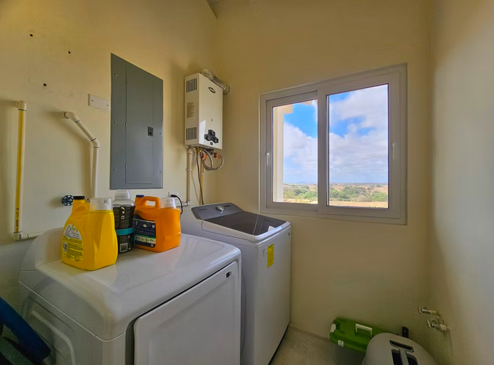 Las Tablas 2-Bedroom Home with Ocean Views & Pool