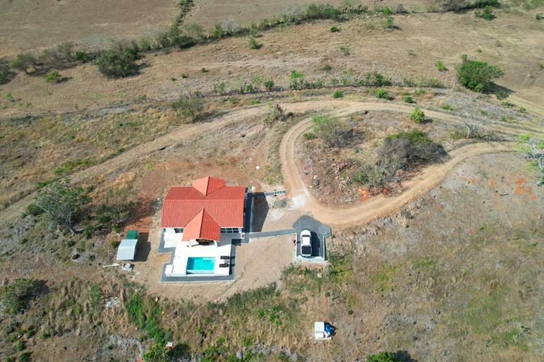 Las Tablas 2-Bedroom Home with Ocean Views & Pool