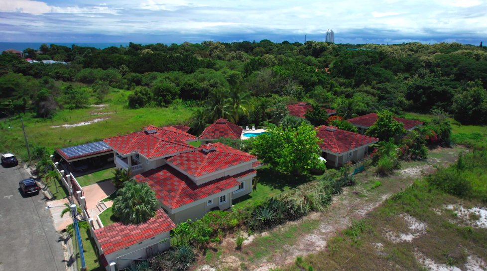 Santa Clara Panama Family Compound – 4 Homes, Pool & Solar