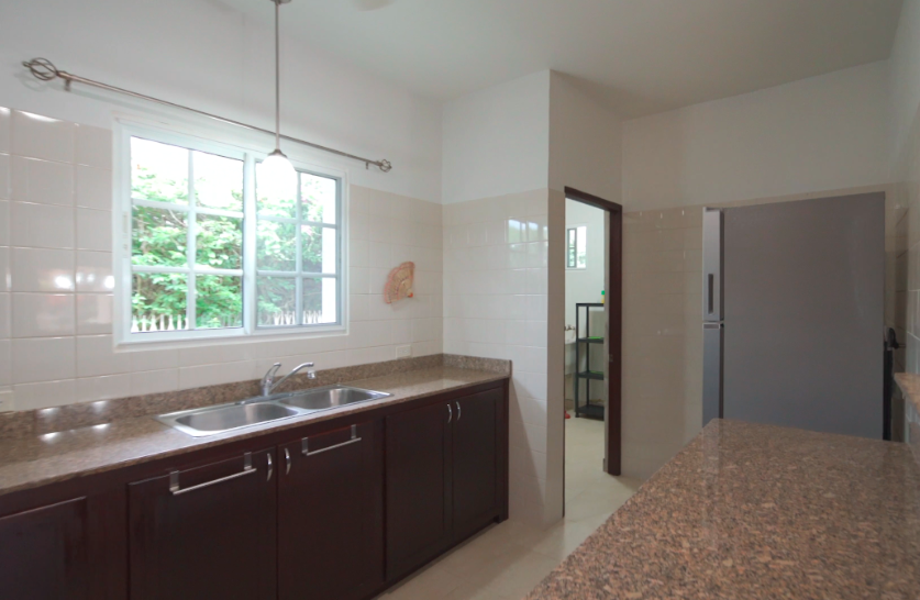 Santa Clara Panama Family Compound – 4 Homes, Pool & Solar