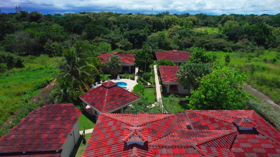 Santa Clara Panama Family Compound – 4 Homes, Pool & Solar