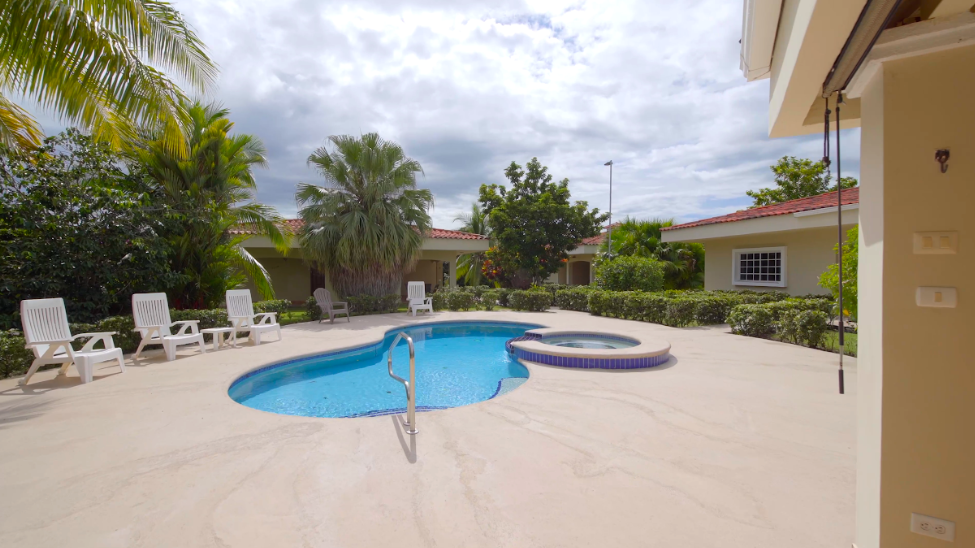 Santa Clara Panama Family Compound – 4 Homes, Pool & Solar