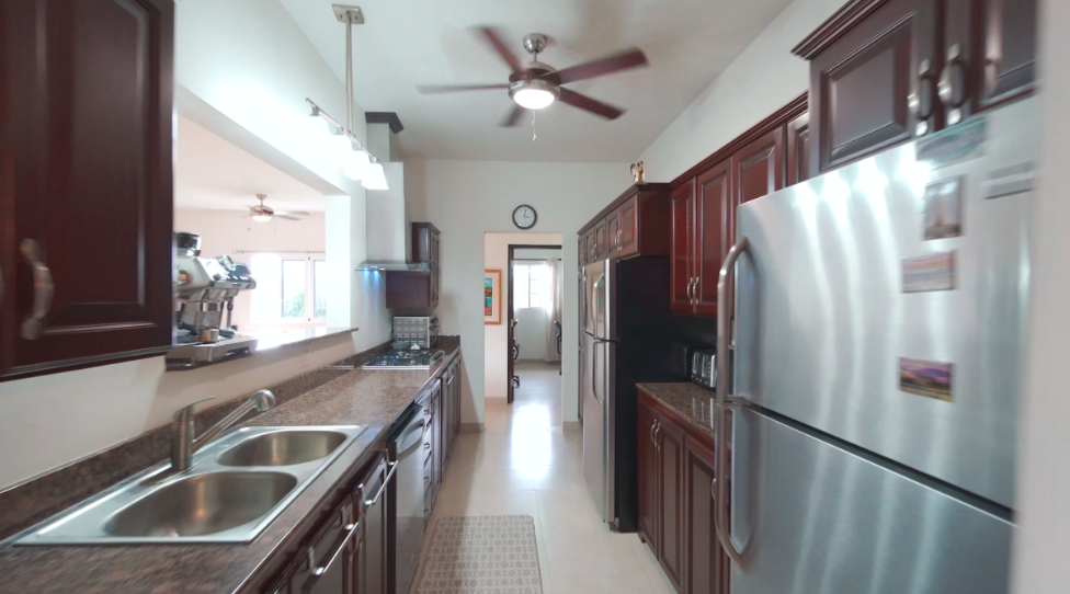 Santa Clara Panama Family Compound – 4 Homes, Pool & Solar