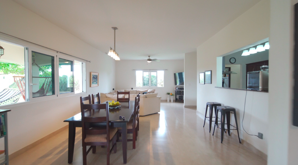 Santa Clara Panama Family Compound – 4 Homes, Pool & Solar