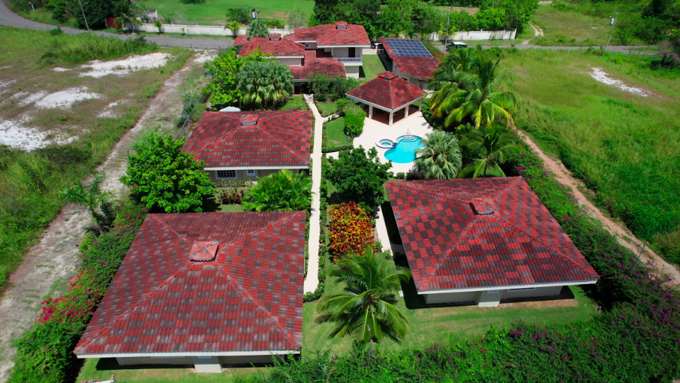 Santa Clara Panama Family Compound – 4 Homes, Pool & Solar