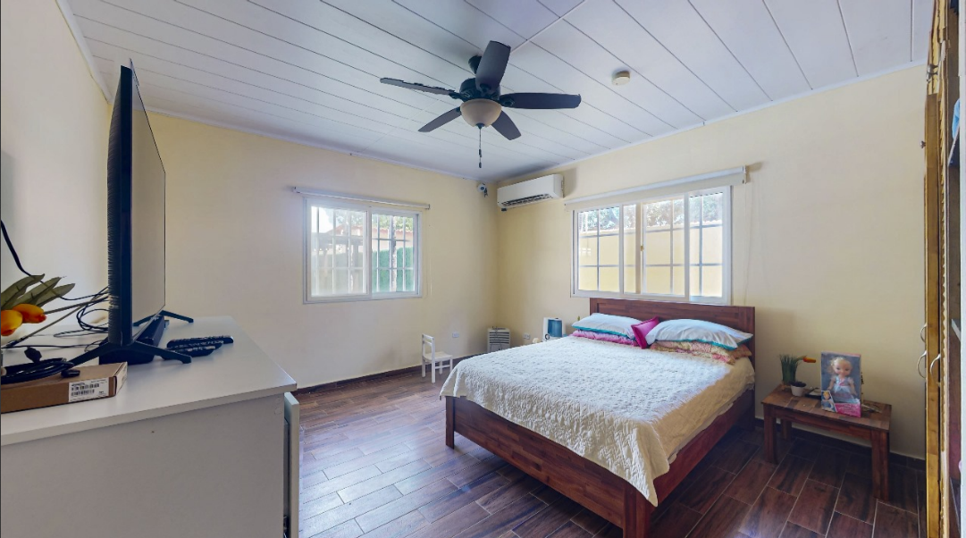 Modern 4-Bedroom House with Pool for Sale in San José, San Carlos