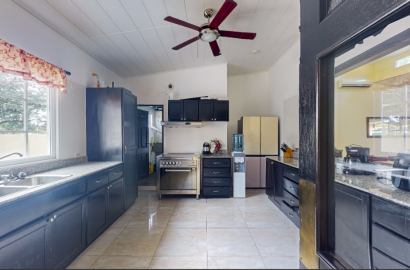 Modern 4-Bedroom House with Pool for Sale in San José, San Carlos