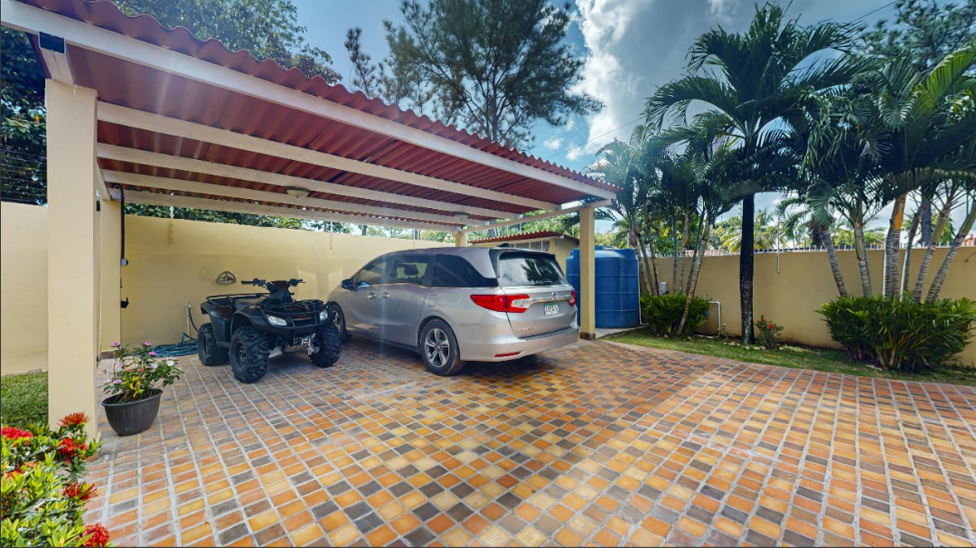 Modern 4-Bedroom House with Pool for Sale in San José, San Carlos