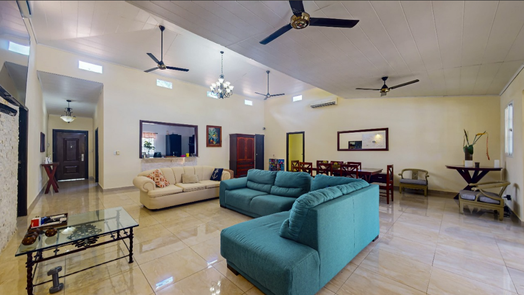 Modern 4-Bedroom House with Pool for Sale in San José, San Carlos
