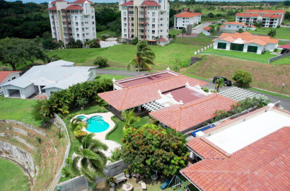 Stunning 4-Bedroom Ocean View Home for Sale in San Carlos, Panama - The Good Life Awaits!