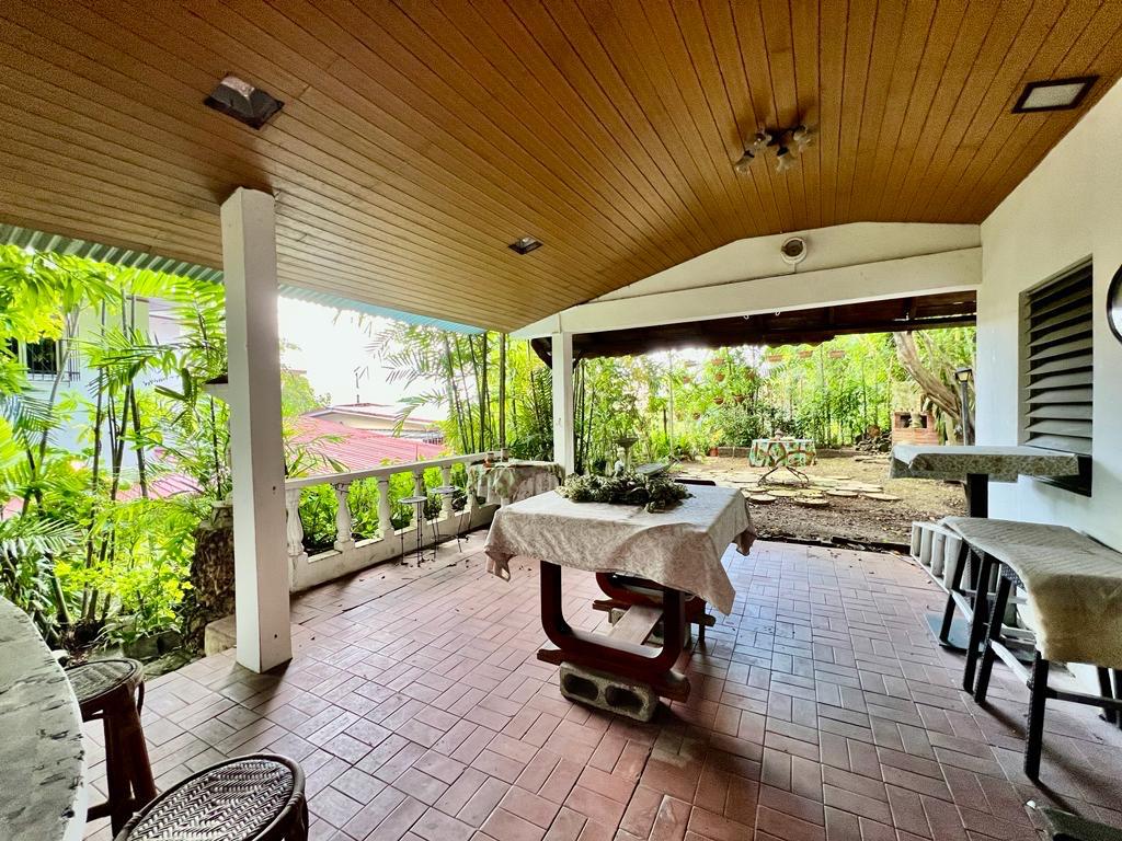 Stunning 5-Bedroom Ocean View Property with Gazebo, Pool, and Beautiful Gardens in Hato Pintado, Panama