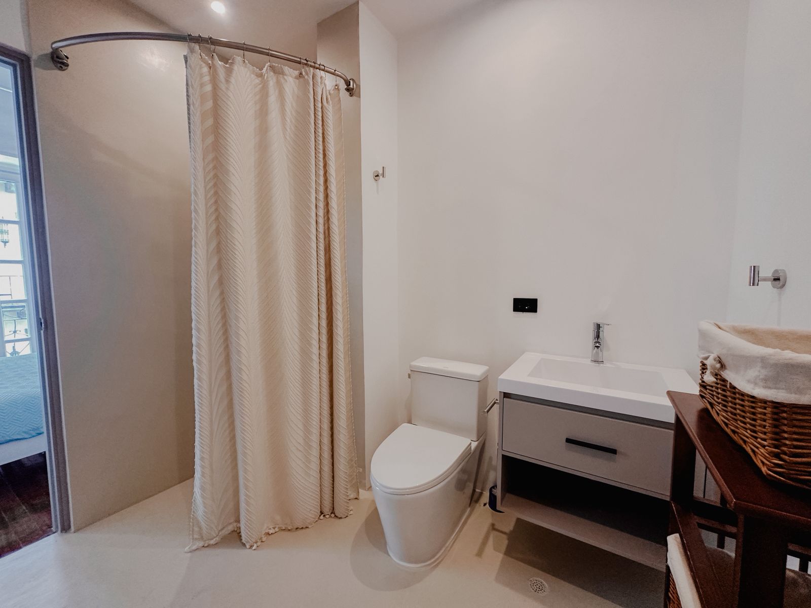 Fire Sale Casco Antiguo 2-Bed Condo for Sale | 176 m² + Parking