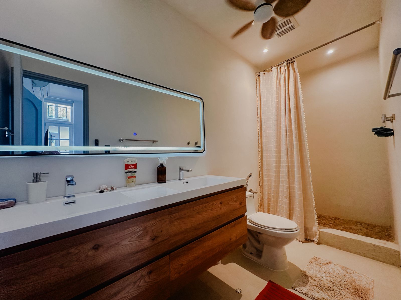 Fire Sale Casco Antiguo 2-Bed Condo for Sale | 176 m² + Parking