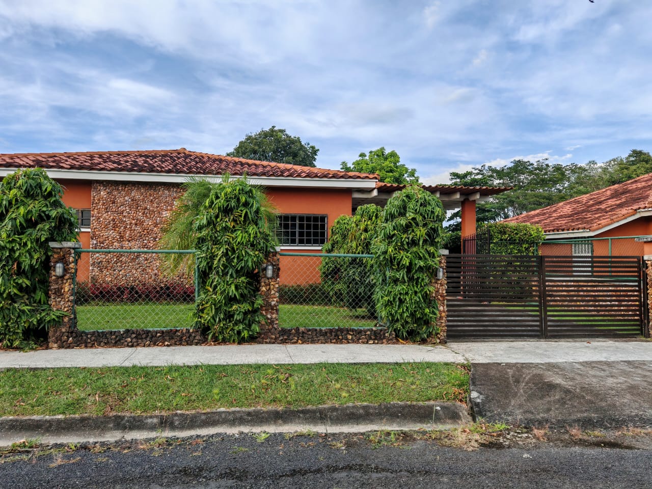 Chame Panama Home for Sale – 3BR, Pool, Mountain Views
