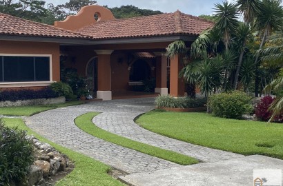 3 Bedroom, 3 Bathroom Courtyard Home for Sale in Boquete Country Club, Panama