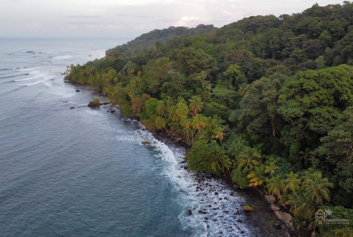 Unique Commercial Opportunity: Coco Hill Restaurant & Bar / Airbnb in Bocas Del Toro, Panama